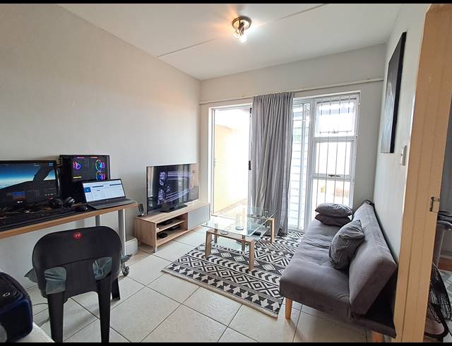 1 BEDROOM APARTMENT FOR SALE IN FLAMINGO VLEI